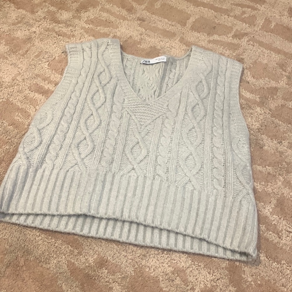 Zara Light Gray Cable Knit V-Neck Sweater Vest